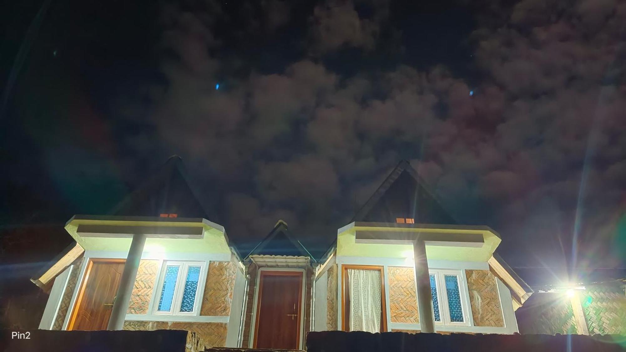 I Basa Homestay Sohrarim Exterior foto
